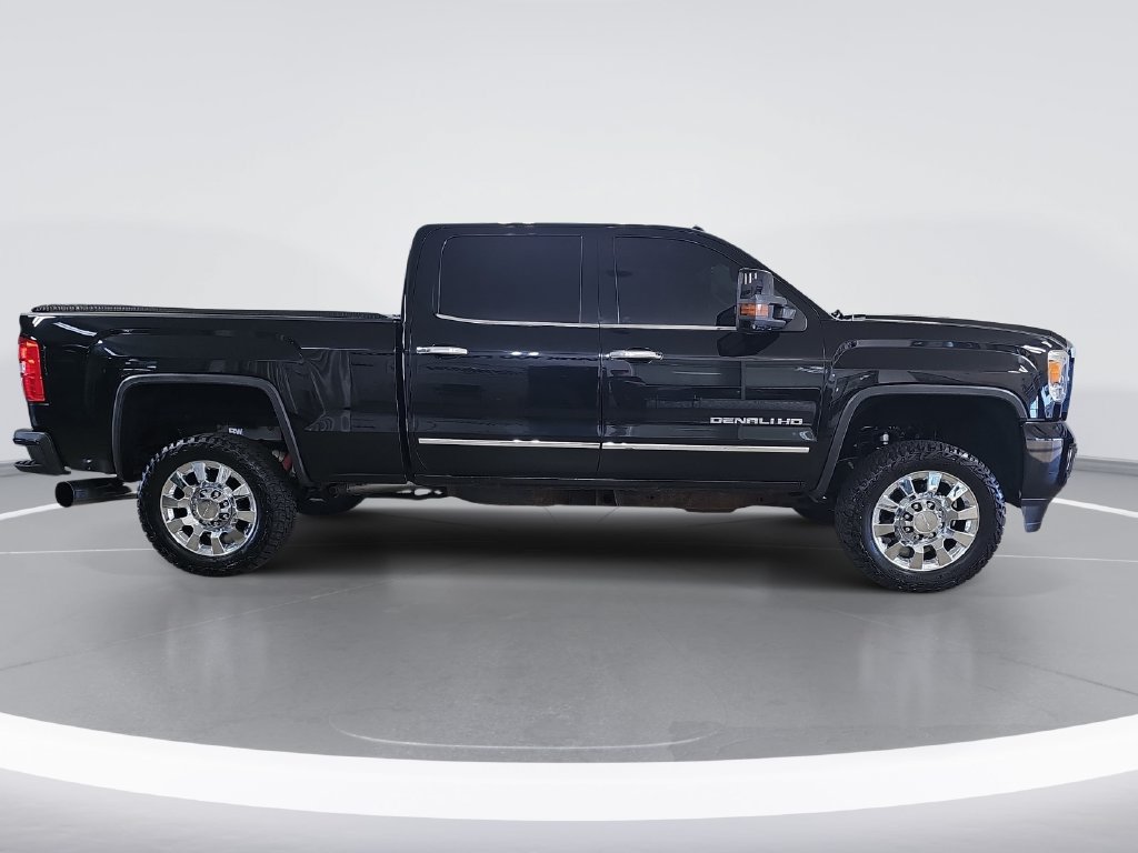 Used 2015 GMC Sierra 2500 Denali AWD/4WD image 2