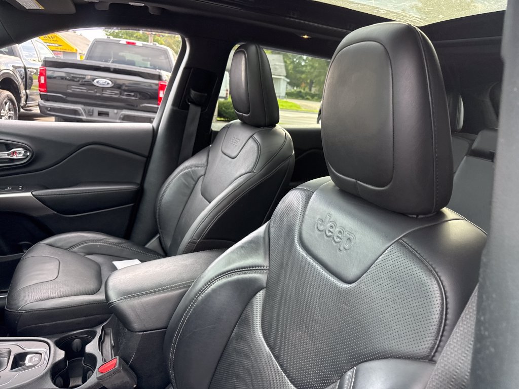 Used 2021 Jeep Cherokee High Altitude AWD/4WD image 26