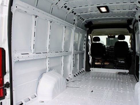 New 2024 RAM ProMaster 3500 w/ Quick Order Package 22G SLT image 11