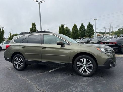Used 2019 Subaru Outback 2.5i Limited w/ Popular Package #2 AWD/4WD image 4