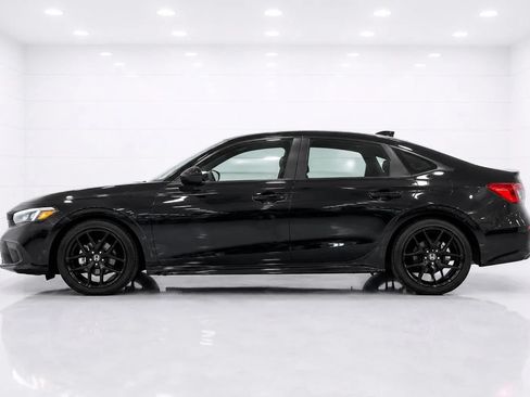 Used 2022 Honda Civic Sport image 2