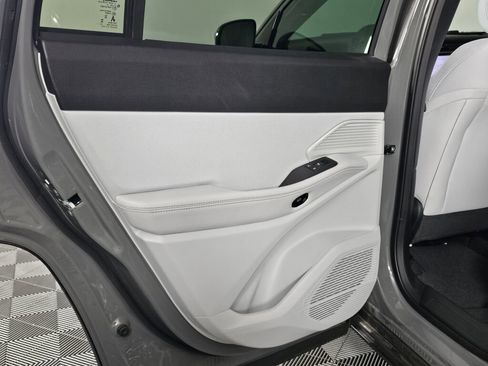 New 2026 Jeep Cherokee Laredo AWD/4WD image 31