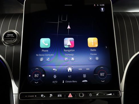 Used 2025 Mercedes-Benz GLC 350e 4MATIC image 4