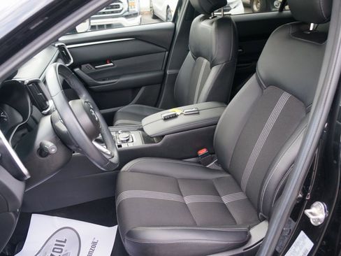 Used 2024 MAZDA CX-50 AWD 2.5 S w/ Premium Package image 16