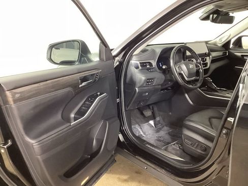 Used 2023 Toyota Highlander Platinum AWD/4WD image 9
