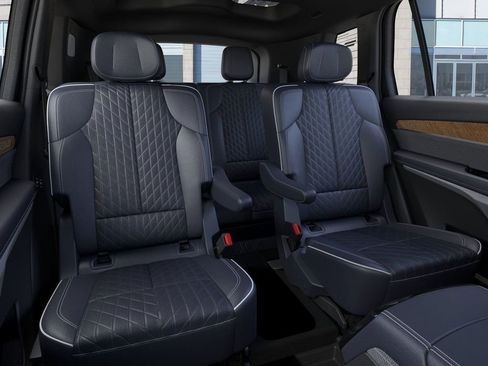 New 2026 Cadillac Vistiq Premium Luxury w/ LPO, Floor Liner Package image 17