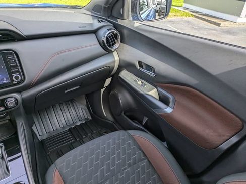 Used 2024 Nissan Kicks SR FWD image 21