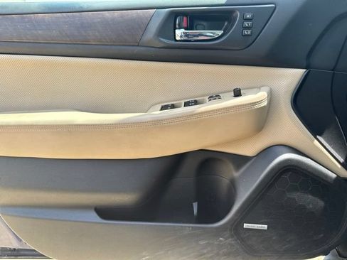 Used 2017 Subaru Outback 2.5i Limited AWD/4WD image 9