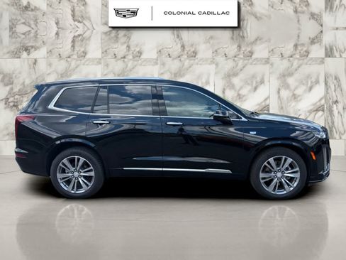 Used 2025 Cadillac XT6 Premium Luxury FWD image 8