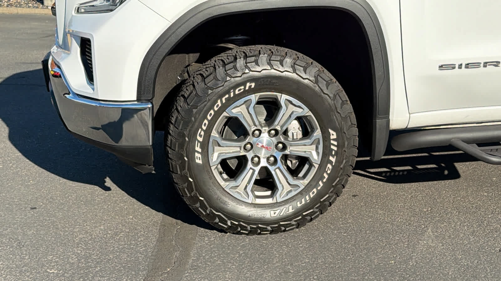 Used 2020 GMC Sierra 1500 SLE w/ SLE Value Package AWD/4WD image 9