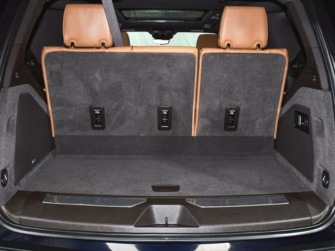 Used 2021 Cadillac Escalade Premium Luxury w/ Driver Assist Tech Package AWD/4WD image 73