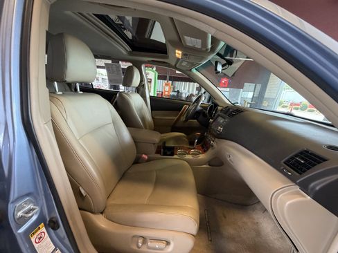 Used 2009 Toyota Highlander Limited AWD/4WD image 18