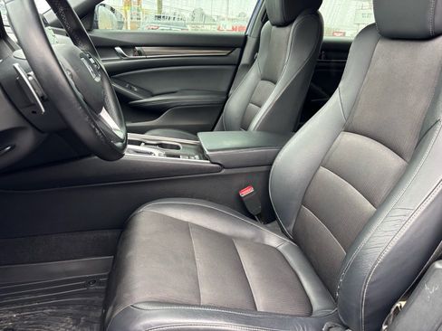 Used 2018 Honda Accord Sport image 8