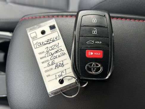 Certified 2024 Toyota Corolla SE w/ SE Package image 35