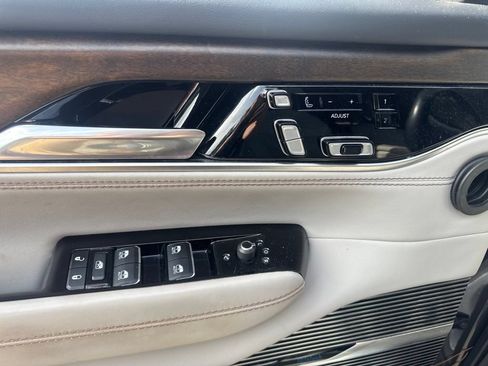 Used 2022 Jeep Grand Wagoneer Series II w/ Premium Group II AWD/4WD image 25