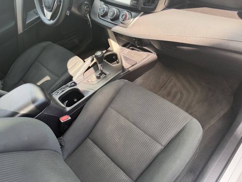 Used 2016 Toyota RAV4 LE AWD/4WD image 25