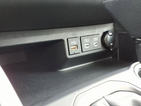 Used 2023 Toyota Highlander XLE AWD/4WD image 23