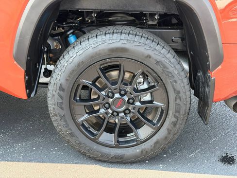 Used 2025 Toyota Tundra Limited w/ TRD Off-Road Package AWD/4WD image 33