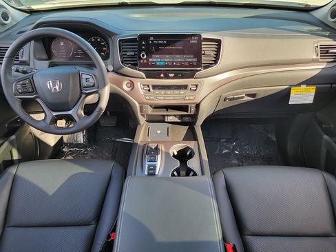 Used 2025 Honda Ridgeline RTL+ image 8