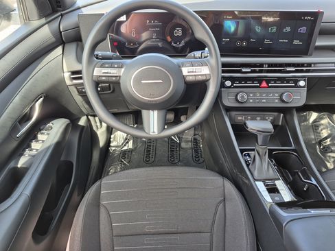 New 2026 Hyundai Santa Cruz SE FWD image 13