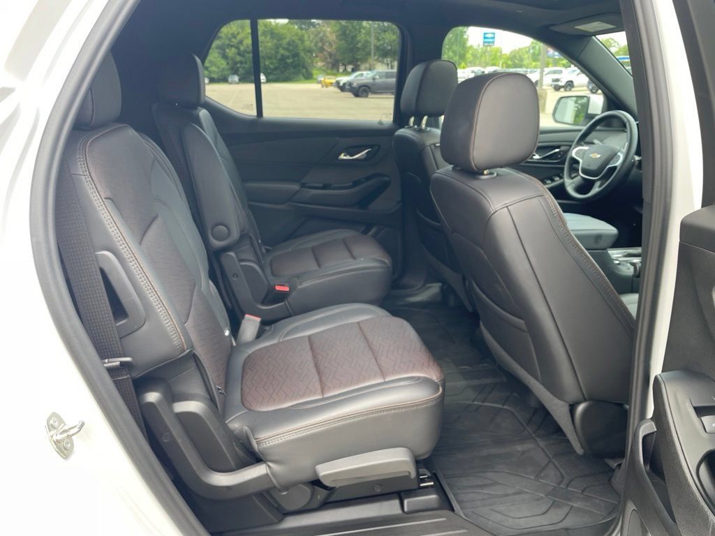 Used 2023 Chevrolet Traverse High Country w/ LPO, Floor Liner Package AWD/4WD image 36