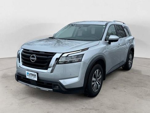 Certified 2022 Nissan Pathfinder SL image 1