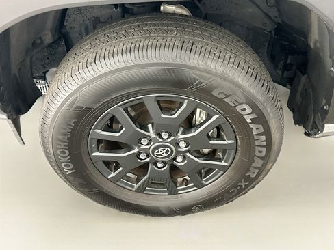 Used 2025 Toyota 4Runner SR5 AWD/4WD image 11