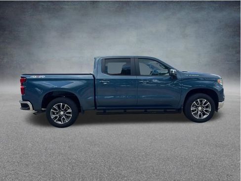 Used 2024 Chevrolet Silverado 1500 LT AWD/4WD image 12
