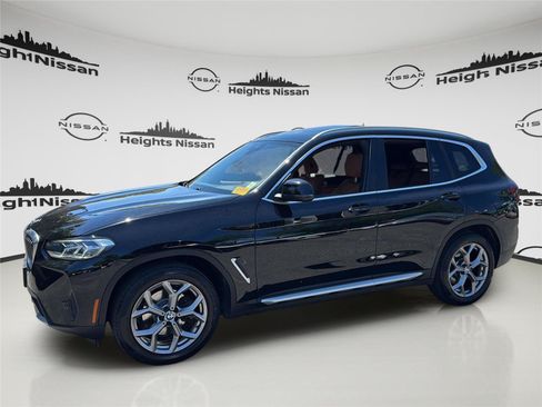 Used 2022 BMW X3 xDrive30i w/ Premium Package Essential AWD/4WD image 2
