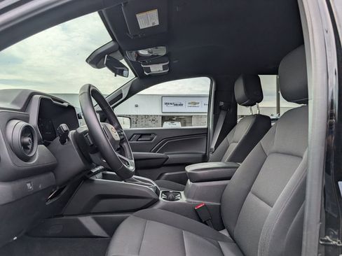 Used 2025 Chevrolet Colorado W/T w/ WT Custom Package image 9