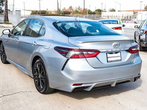 Used 2022 Toyota Camry SE image 8