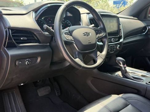 Used 2022 Chevrolet Traverse RS FWD image 11
