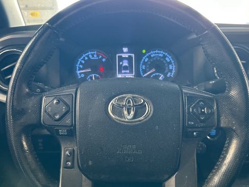 Used 2016 Toyota Tacoma TRD Off-Road w/ Premium & Technology Package image 25
