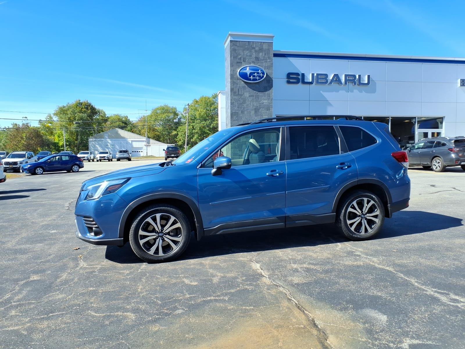 Used 2022 Subaru Forester Limited AWD/4WD image 4