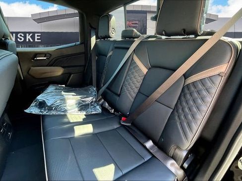 New 2026 GMC Canyon Denali image 10