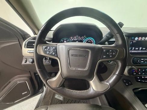 Used 2019 GMC Yukon Denali w/ Denali Ultimate Package AWD/4WD image 16