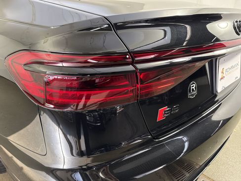 Used 2023 Audi S8 w/ S8 Executive Package AWD/4WD image 30