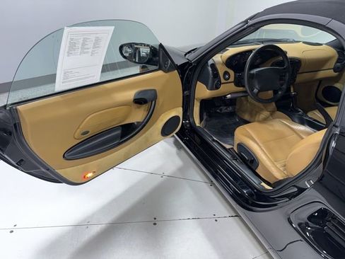 Used 1998 Porsche Boxster image 4