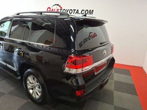 Used 2016 Toyota Land Cruiser AWD/4WD image 7