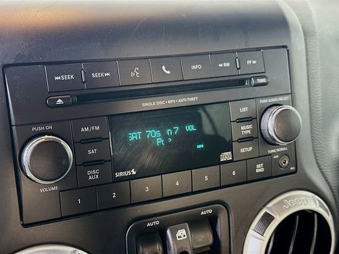 Used 2016 Jeep Wrangler Unlimited Sahara w/ Connectivity Group image 14