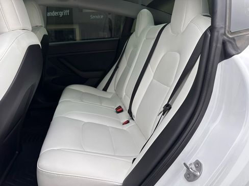 Used 2021 Tesla Model 3 Standard Range Plus image 11