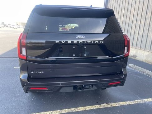 New 2025 Ford Expedition Active image 13