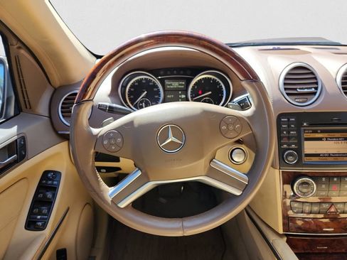 Used 2010 Mercedes-Benz GL 550 4MATIC image 12