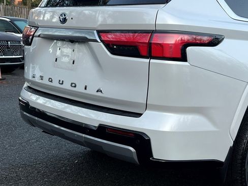 Used 2024 Toyota Sequoia Capstone image 6