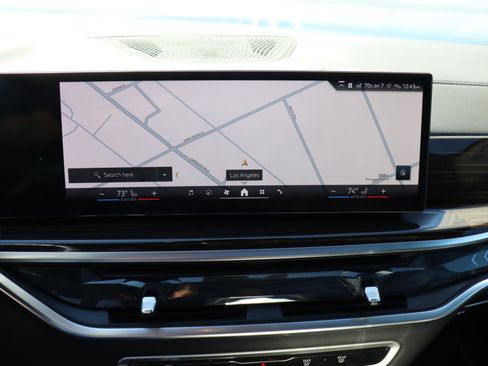 Used 2025 BMW X5 xDrive50e w/ Parking Assistance Package image 29