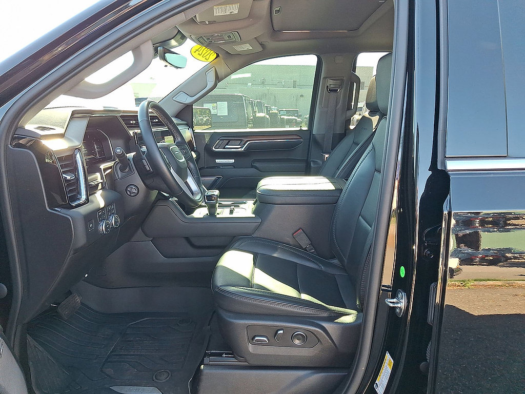 Used 2024 GMC Sierra 1500 Denali w/ Denali Reserve Package AWD/4WD image 17