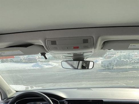 New 2026 Volkswagen Taos SE image 10