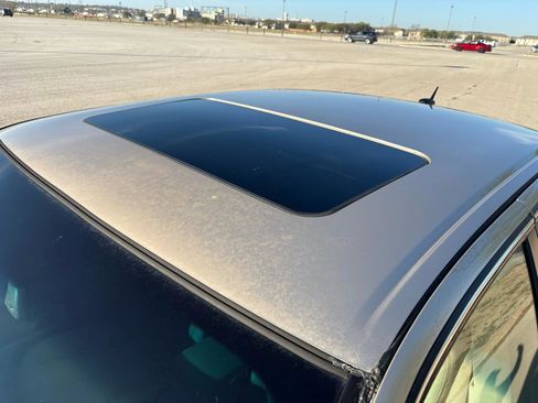 Used 2006 Cadillac DTS Performance image 50