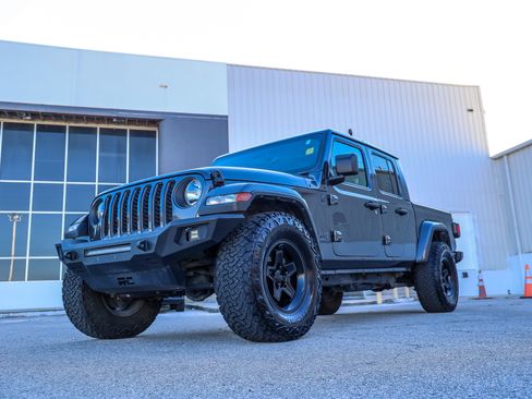 Used 2021 Jeep Gladiator Sport w/ Quick Order Package 26Q 80th AWD/4WD image 3
