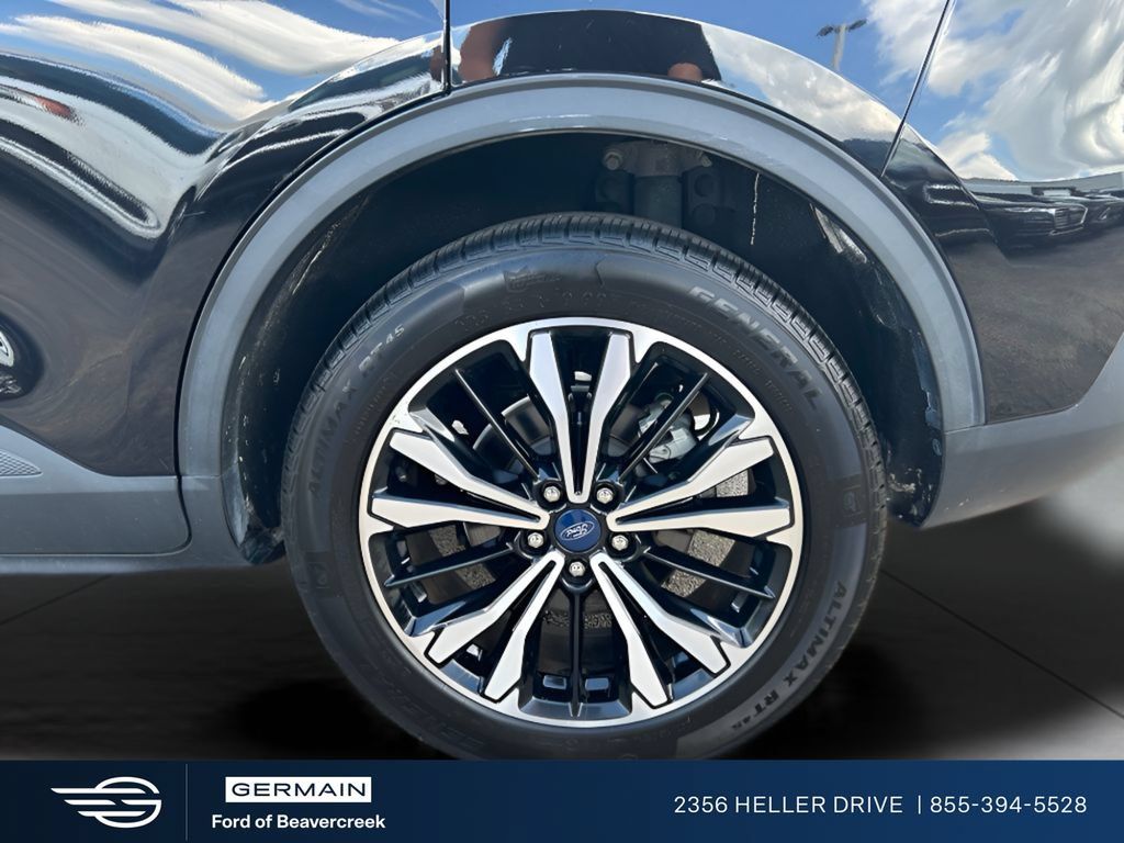 Used 2022 Ford Escape SE w/ SE Sport Appearance Package FWD image 27